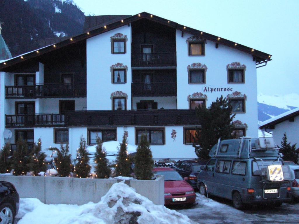 Hotel Garni Alpenrose Ишгль Экстерьер фото